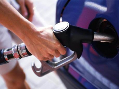 Почему дорожает бензин, если нефть обесценивается?