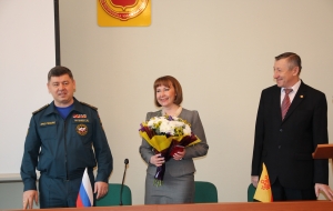 Министр финансов Чувашии Светлана Енилина удостоена почетной награды МЧС России